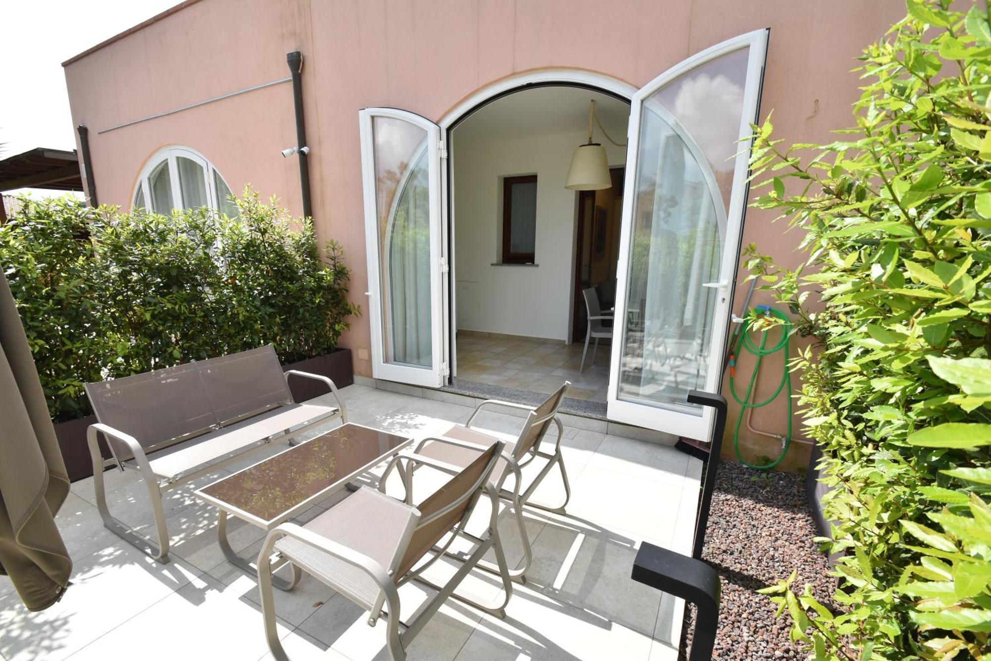Apartment Villaggio Eden - Clima, Parcheggio E Spazio Esterno Privato *